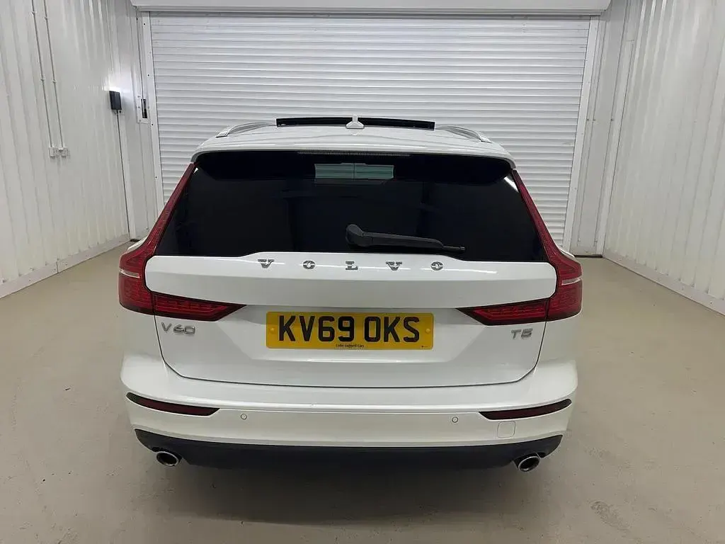 Used Volvo V60 Momentum 2019 White Estate