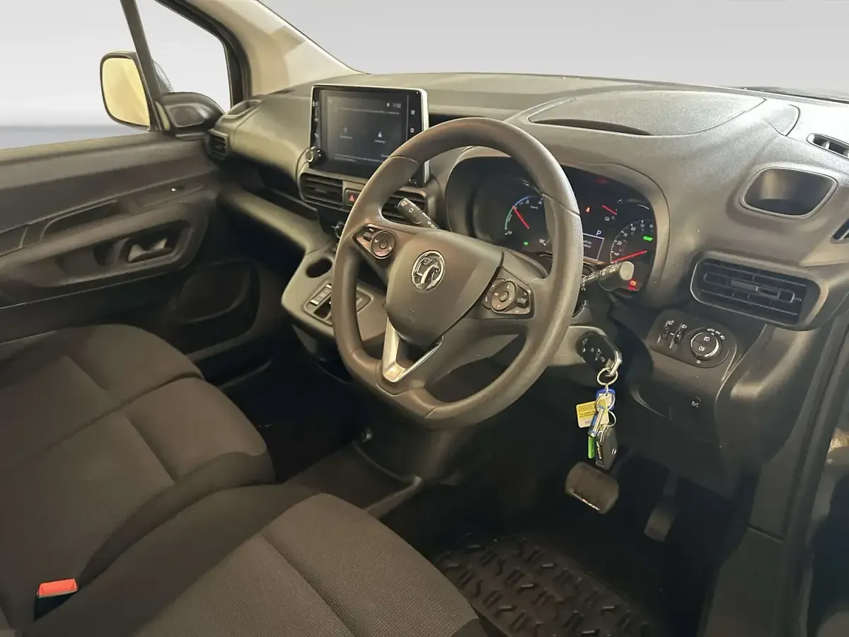 Used Vauxhall Combo Sportive 100 kW (136 HP) 2021 Black MPV