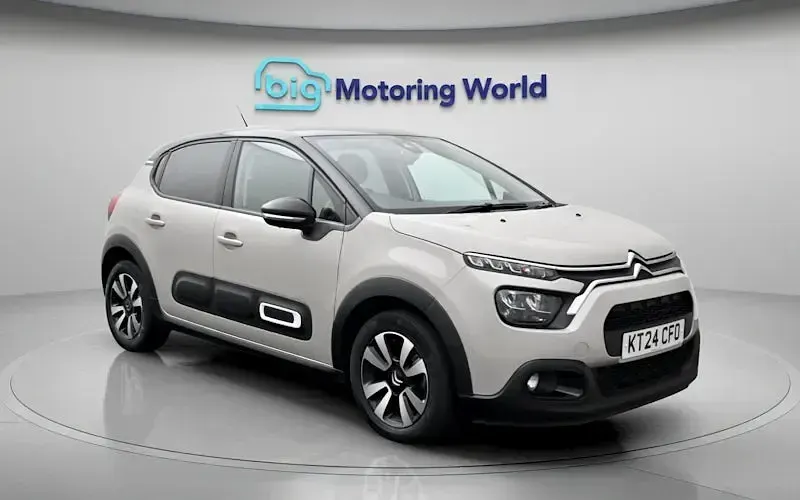 Używany Citroën C3 PureTech 83 KM (61 kW) 2024 Szary Hatchback