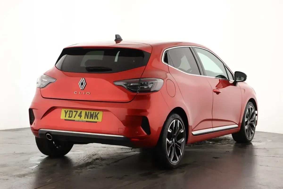Używany Renault Clio V Techno 90 KM (66 kW) 2024 Czerwony Hatchback