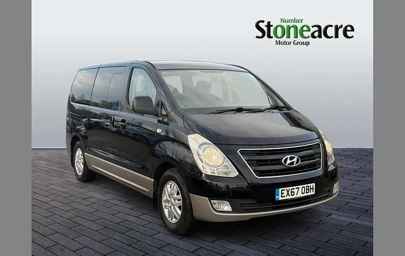 Black Used 2017 Hyundai I800 SE MPV | £11,999 (Fair price) - Image 1/3