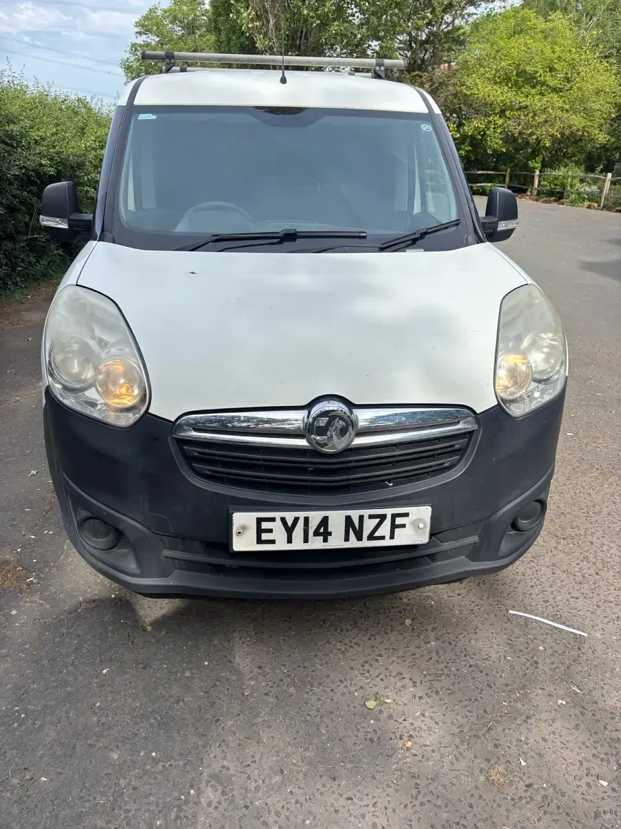 Używany Vauxhall Combo 2014 Biały Minivan