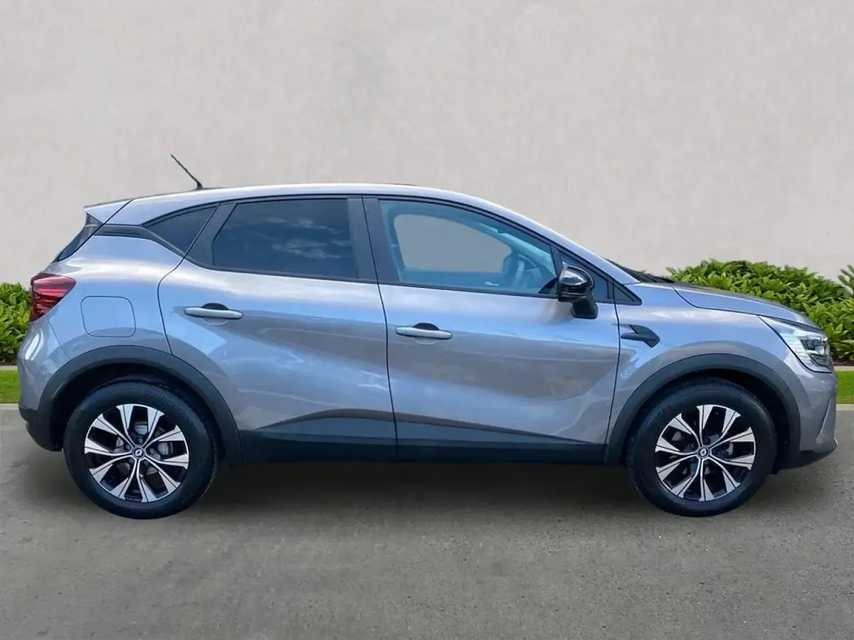 Używany Renault Captur Evolution 91 KM (66 kW) 2023 Szary SUV
