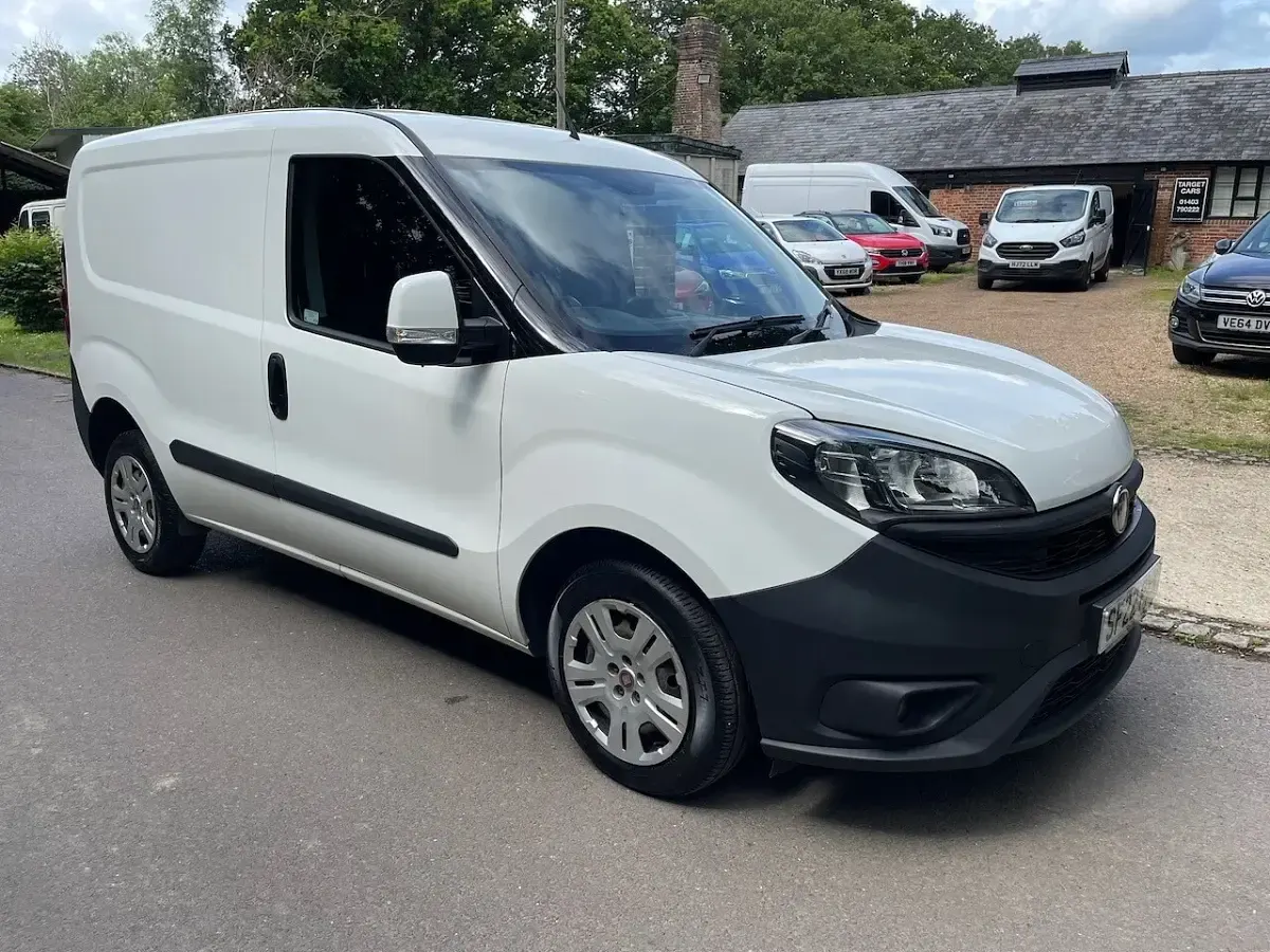Used Fiat Doblò 136 HP (100 kW) 2022 White MPV