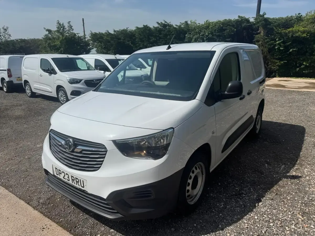 Used Vauxhall Combo 100 HP (73 kW) 2023 White MPV