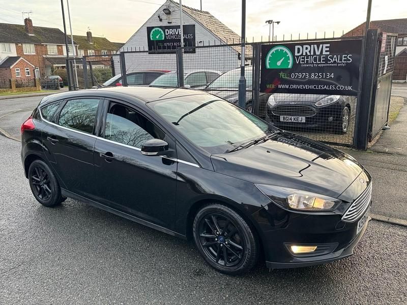 Black Used 2016 Ford Focus Zetec Hatchback | £6,995 (Good price) - Image 1/3