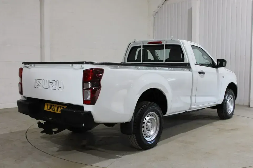 Used Isuzu D-Max 163 HP (119 kW) 2021 White Pickup