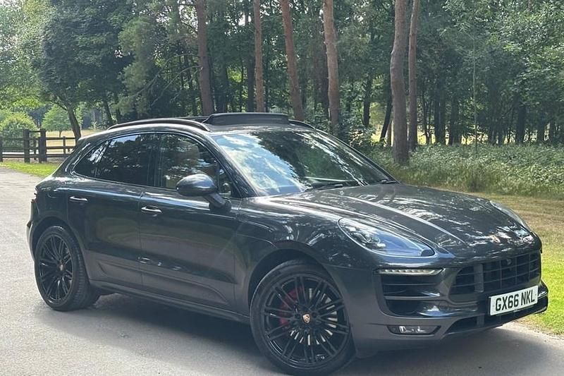 Used 2016 Porsche Macan SUV | £27,990 (Fair price) - Image 1/1