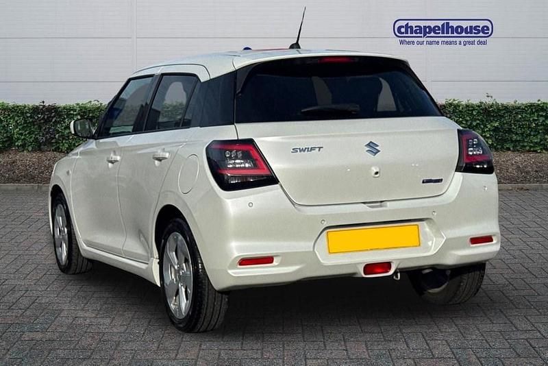 Used Suzuki Swift 82 HP (60 kW) 2025 White Hatchback