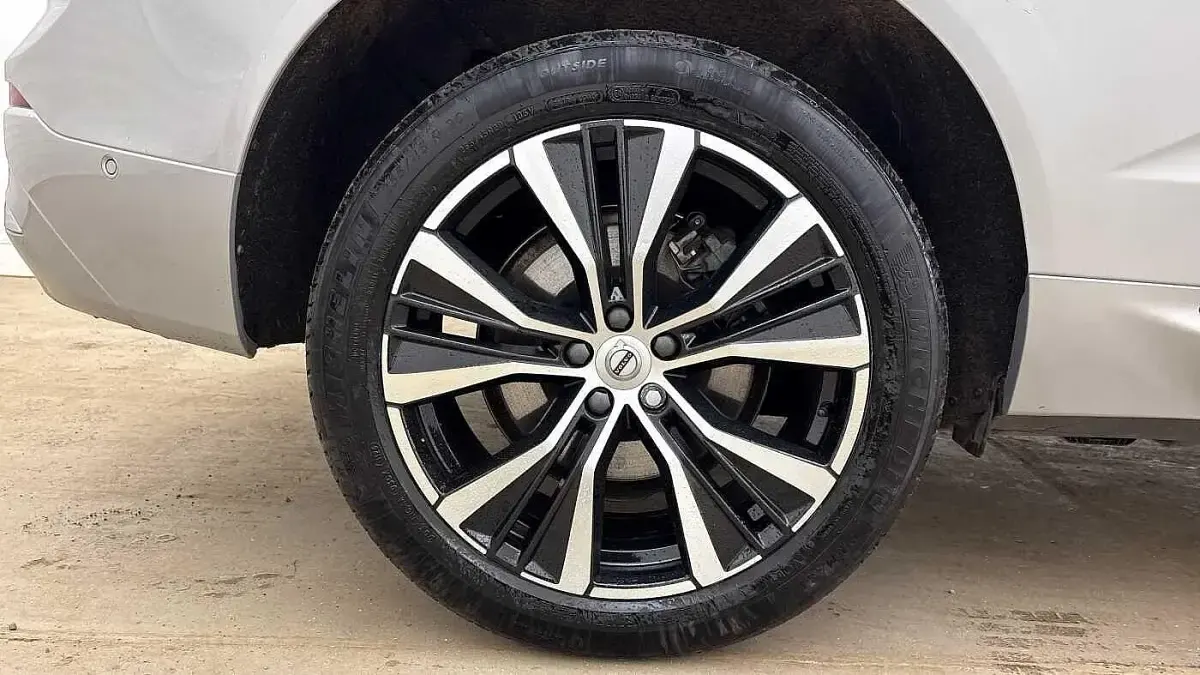 Used Volvo XC60 Ultra 247 HP (181 kW) 2025 Silver SUV