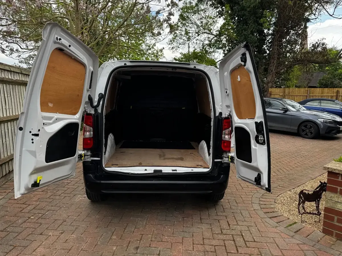 Used Citroën Berlingo 100 HP (73 kW) 2023 White MPV