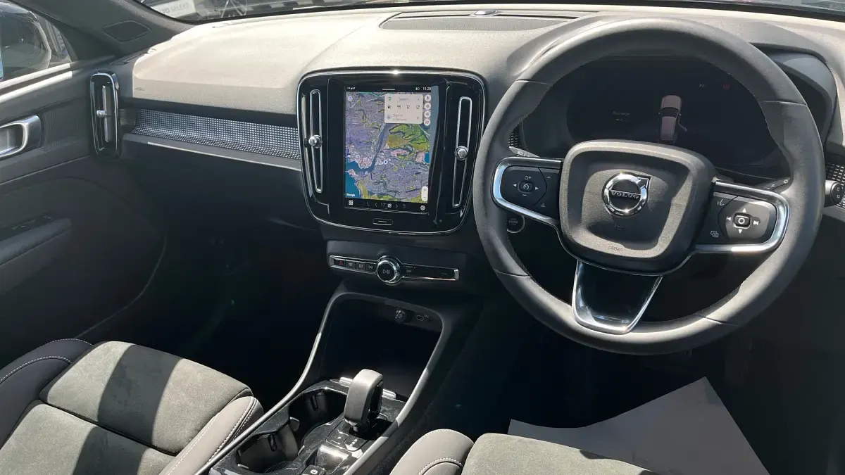 Used Volvo XC40 Plus 197 HP (144 kW) 2024 Black SUV