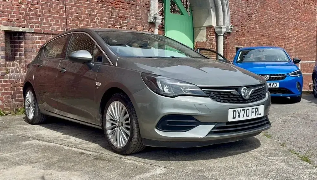 Used Vauxhall Astra Elite 145 HP (106 kW) 2020 Grey Hatchback