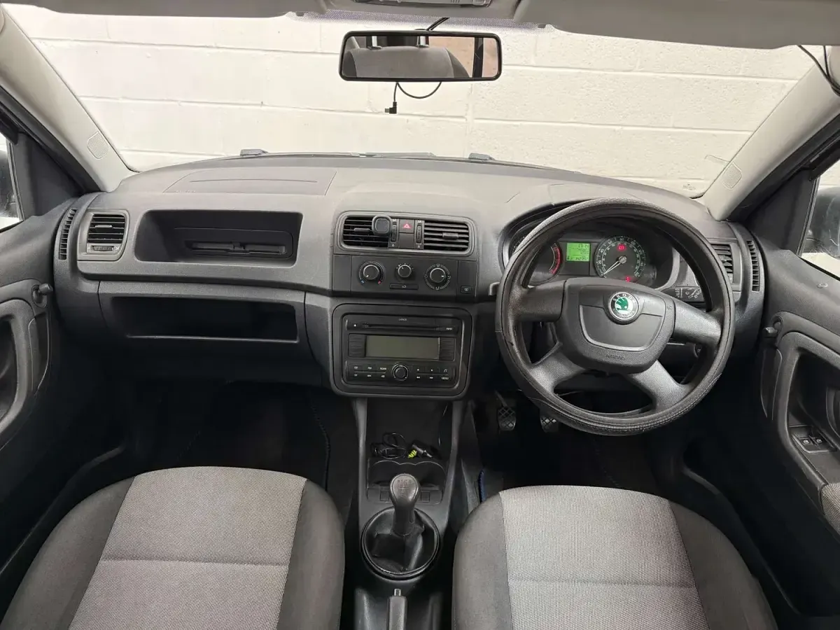Used Skoda Roomster 70 HP (51 kW) 2009 Red MPV