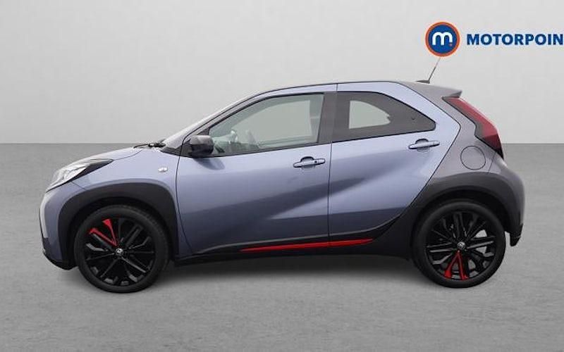 Used Toyota Aygo X 72 HP (52 kW) 2023 Grey SUV