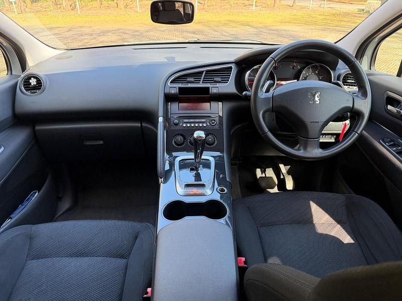 Used Peugeot 3008 Active 112 HP (82 kW) 2011 Silver Estate