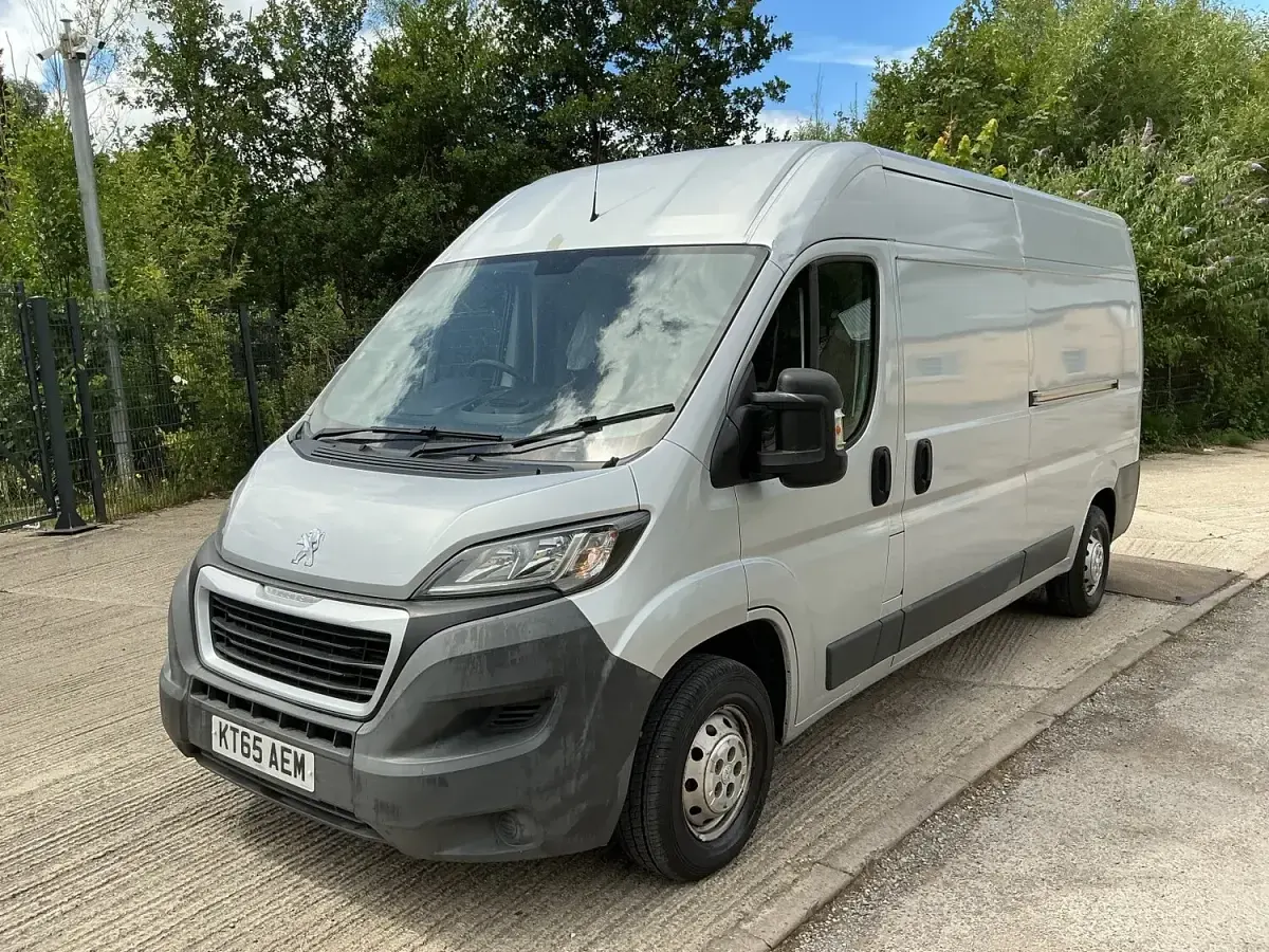 Used Peugeot Boxer 130 HP (95 kW) 2016 Silver Van