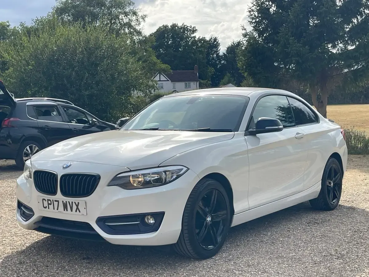 Used BMW 218 Sport Line 147 HP (108 kW) 2017 White Coupe