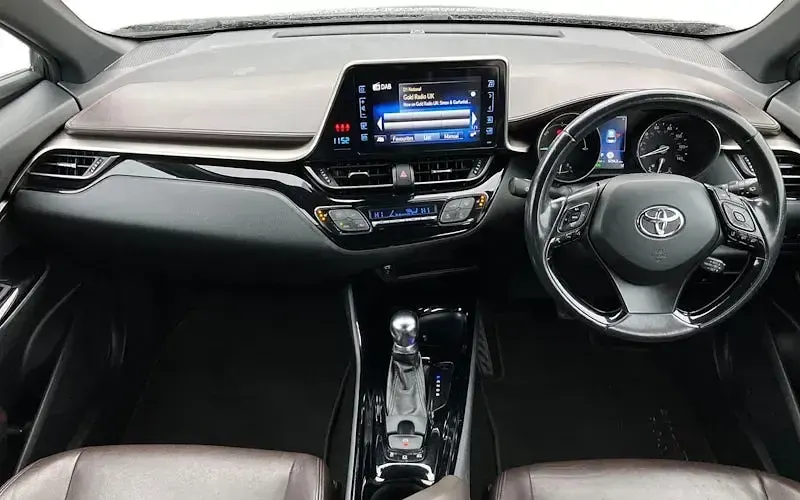 Begagnad Toyota C-HR 122 HK (89 kW) 2018 Grå SUV
