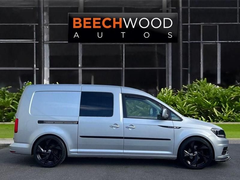 Used VW Caddy Maxi Trendline 102 HP (75 kW) 2015 Silver MPV