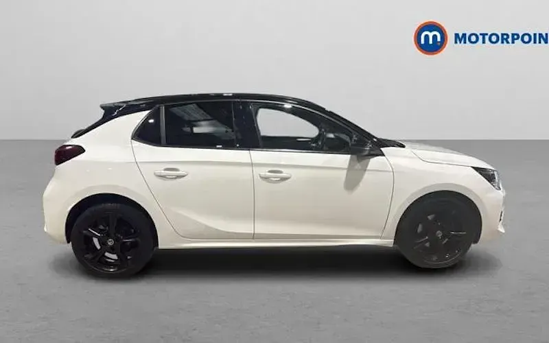 Used Vauxhall Corsa GS Line 101 HP (74 kW) 2022 White Hatchback