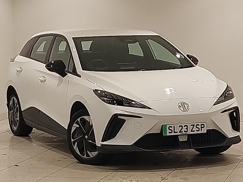 White Used 2023 MG MG4 EV SE Hatchback | £14,498 (Fair price) - Image 1/4