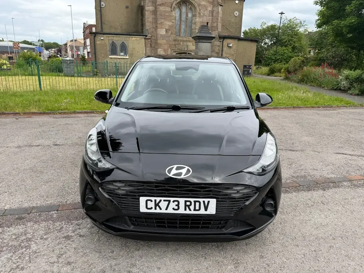 Used Hyundai i10 Advanced 67 HP (49 kW) 2023 Black Hatchback