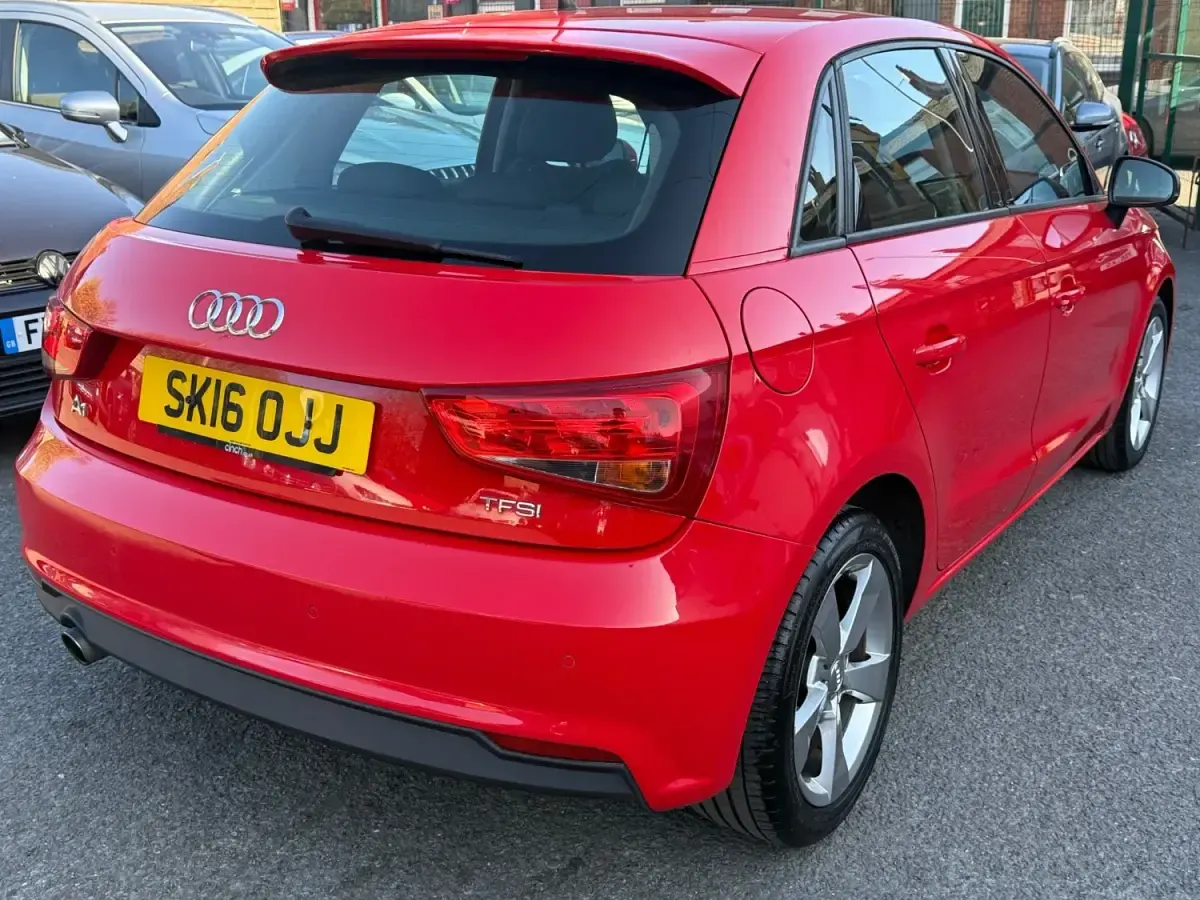 Begagnad Audi A1 Sport 2016 Röd Halvkombi