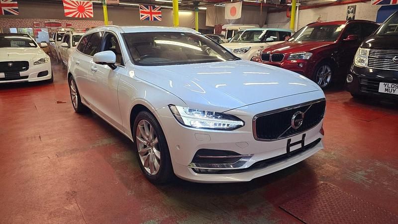Used Volvo V90 Momentum 254 HP (186 kW) 2017 White Estate