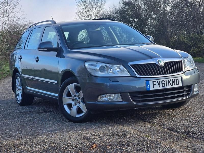 Grey Used 2011 Skoda Octavia Elegance Estate | £5,950 (Fair price) - Image 1/4