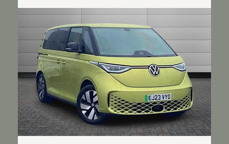 Begagnad VW ID. Buzz Pro 147 kW (200 HK) 2023 Gul Minibuss