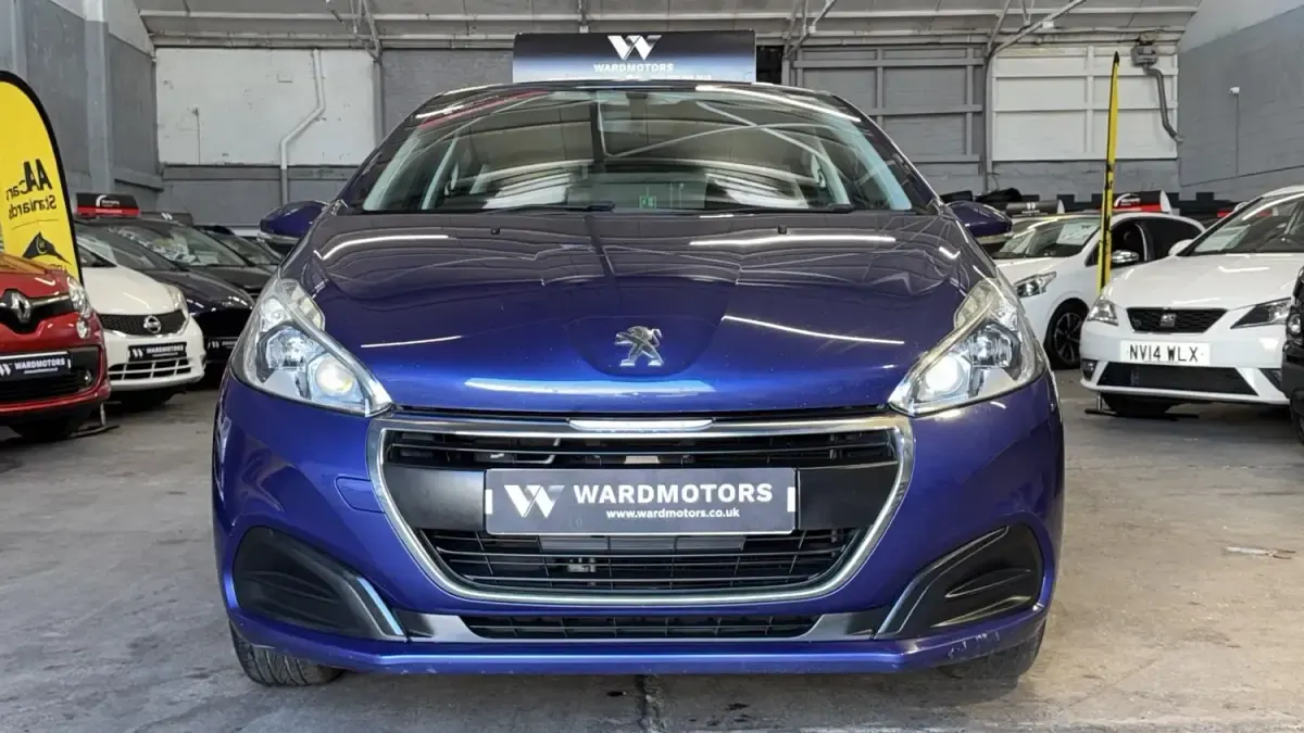 Gebraucht Peugeot 208 Active 82 PS (60 kW) 2015 Blau Kleinwagen