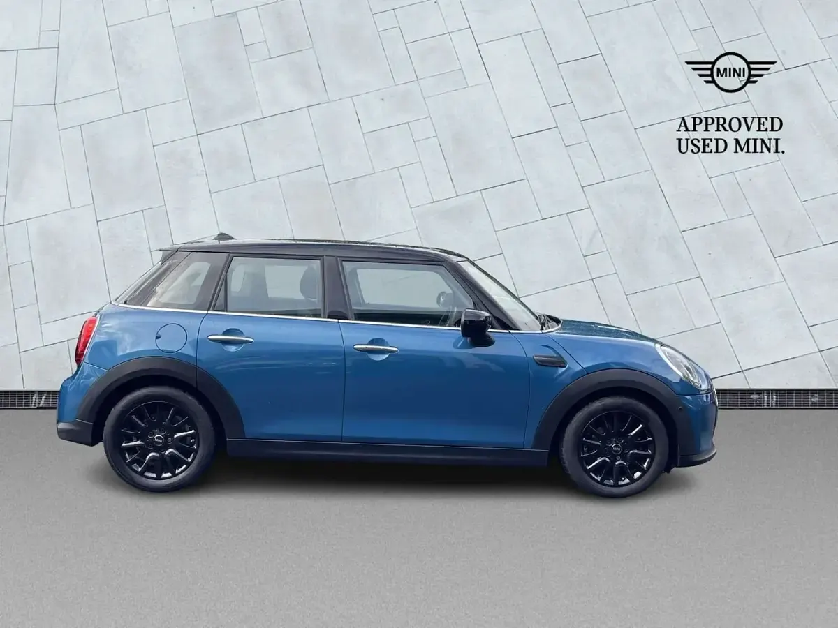 Used Mini Cooper Classic 134 HP (98 kW) 2022 Blue Hatchback