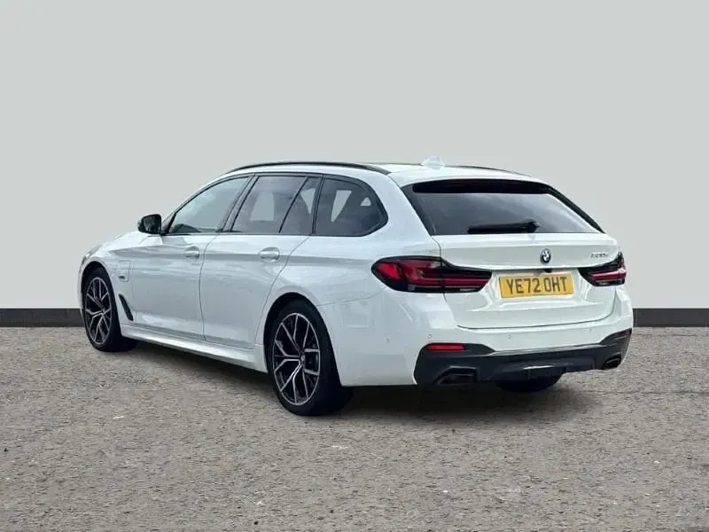 Used BMW 530e M Sport 288 HP (211 kW) 2022 White Estate