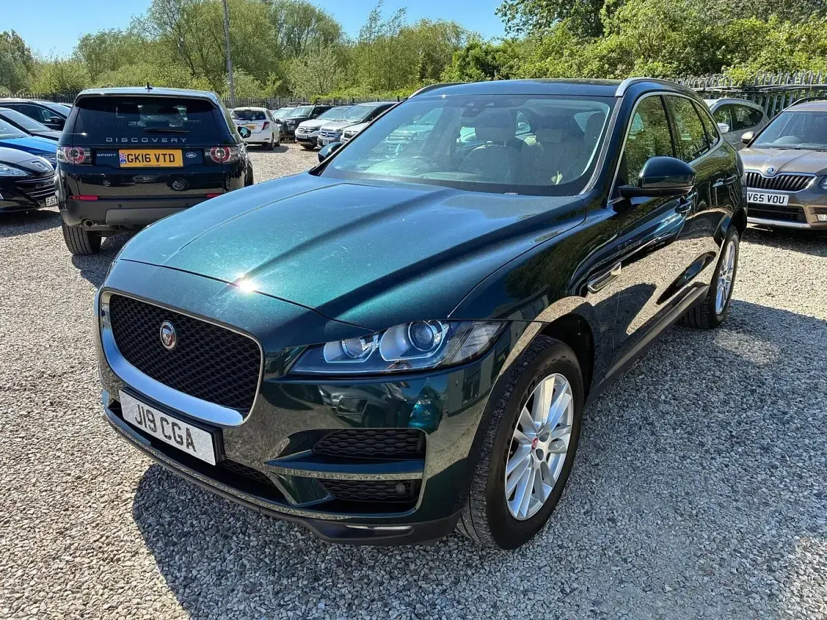 Used Jaguar F-Pace Prestige 180 HP (132 kW) 2016 Green SUV