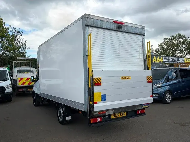 Begagnad Iveco Daily 130 HK (95 kW) 2022 Vit