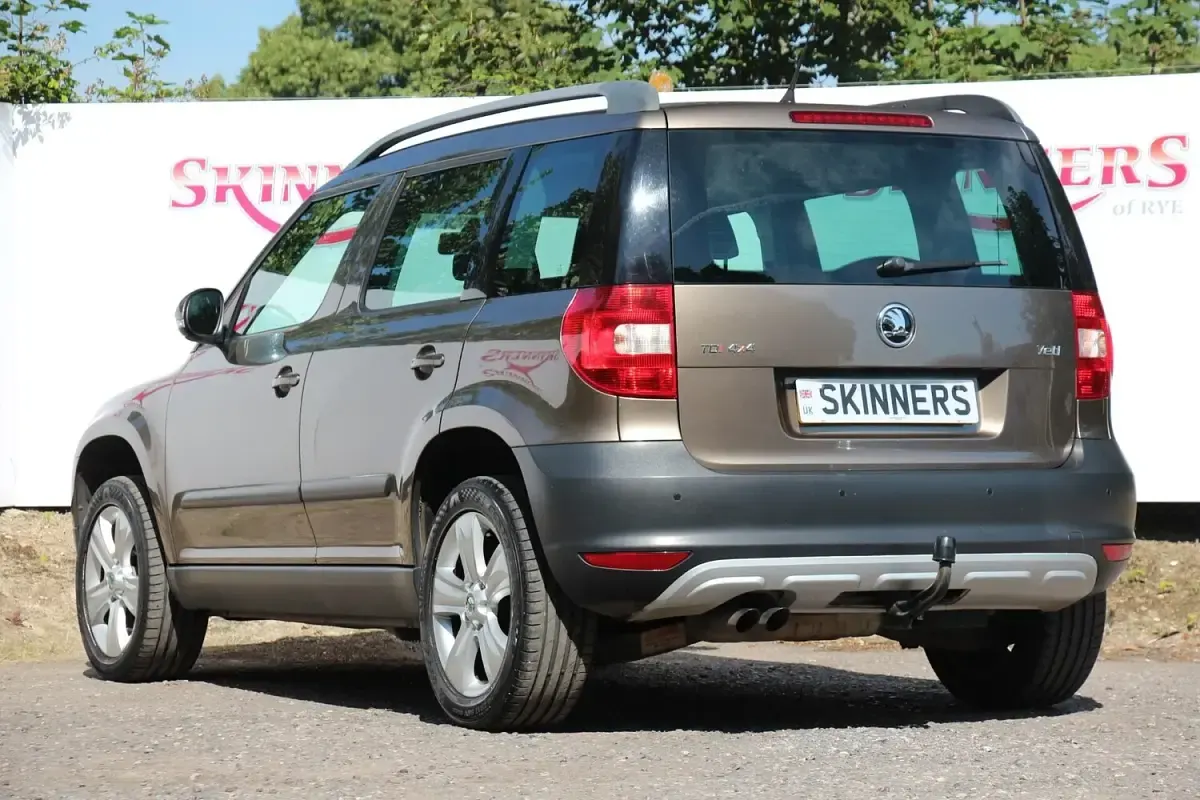 Used Skoda Yeti SE 140 HP (102 kW) 2012 Brown SUV
