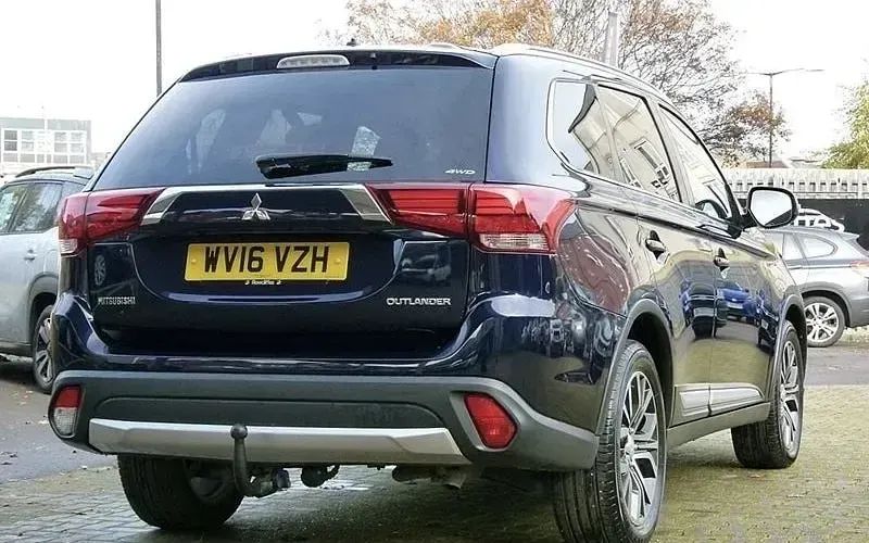 Used Mitsubishi Outlander 150 HP (110 kW) 2016 Blue SUV
