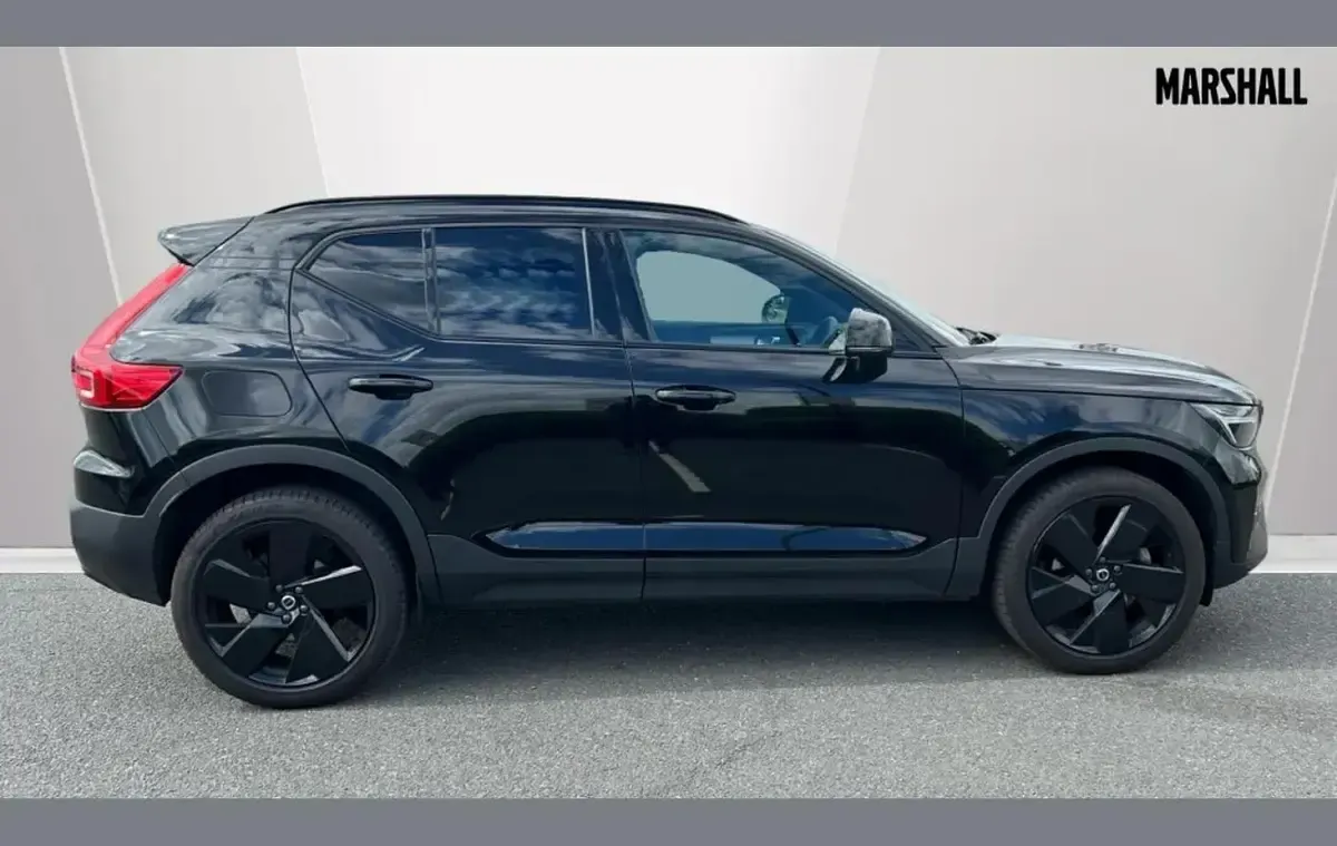Used Volvo XC40 Plus 194 HP (142 kW) 2025 Black SUV