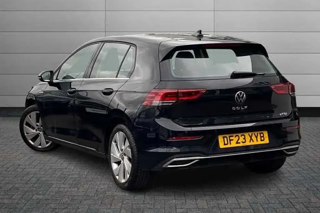 Used VW Golf VIII Style 150 HP (110 kW) 2023 Black Hatchback