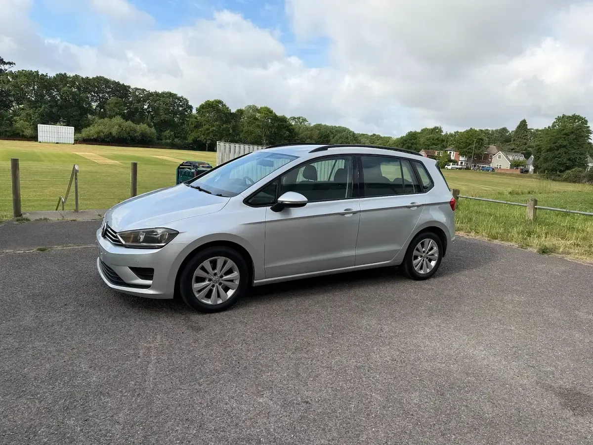 Used VW Golf Sportsvan SE 125 HP (91 kW) 2015 Silver MPV