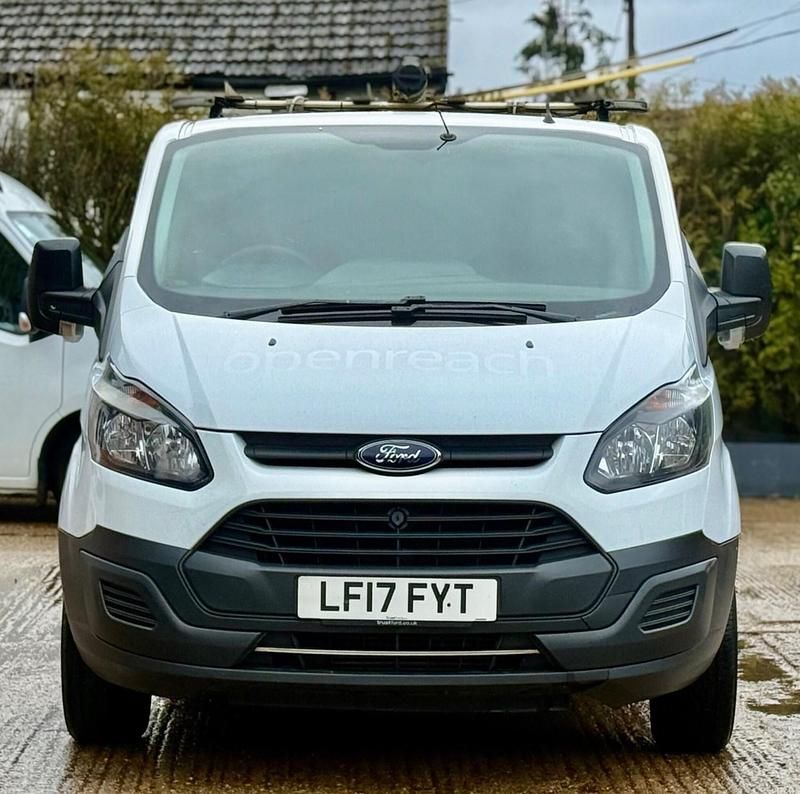 Used Ford Transit Custom 105 HP (77 kW) 2017 White Van