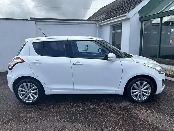 Used Suzuki Swift SZ4 94 HP (69 kW) 2016 White Hatchback