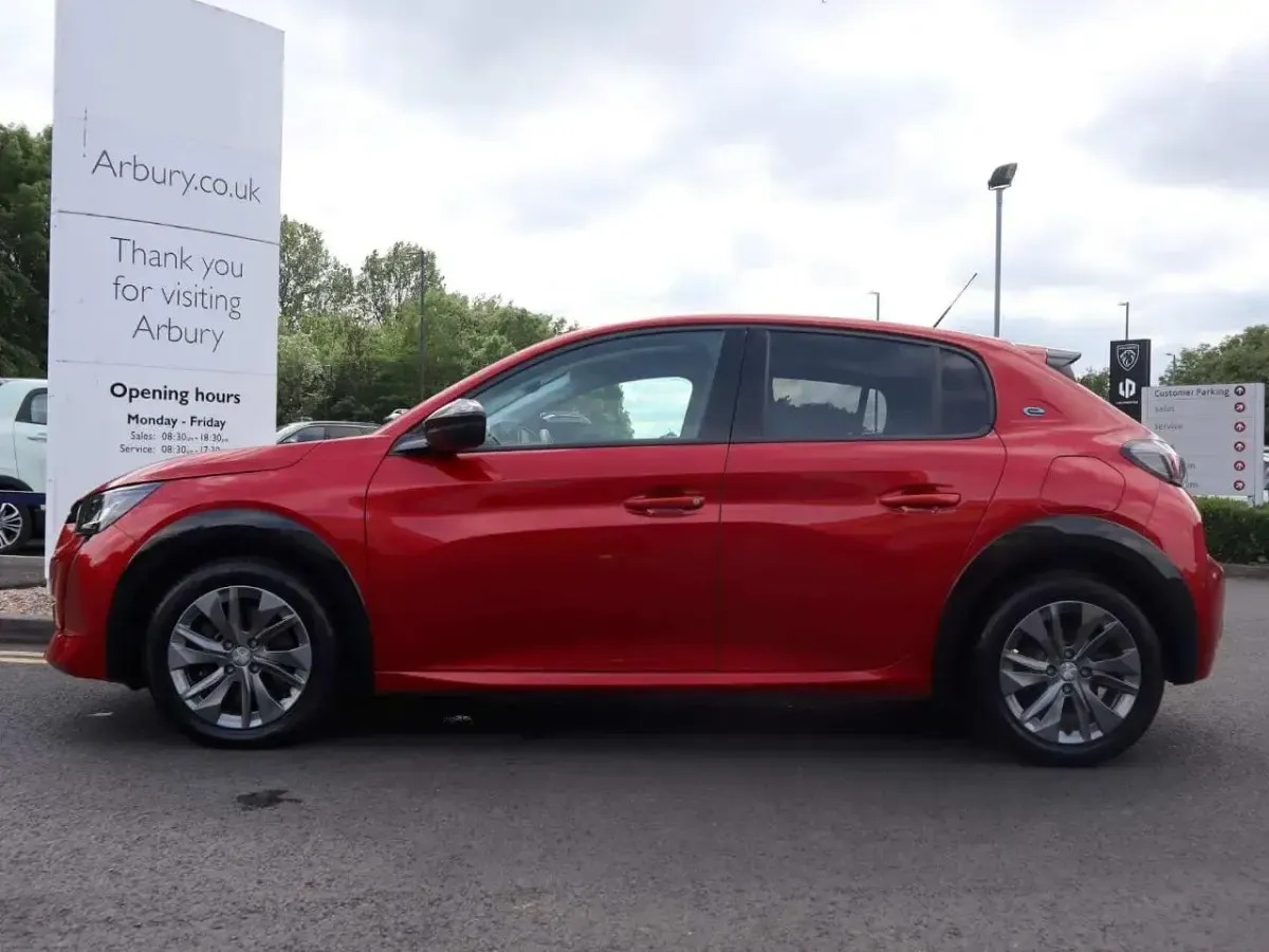Used Peugeot e-208 Allure+ 100 kW (136 HP) 2022 Red Hatchback