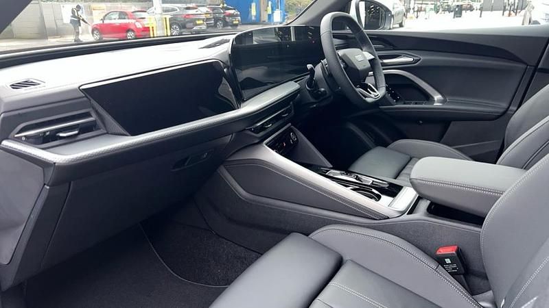 Used Audi Q5 Sportback S-Line 204 HP (150 kW) 2026 White SUV