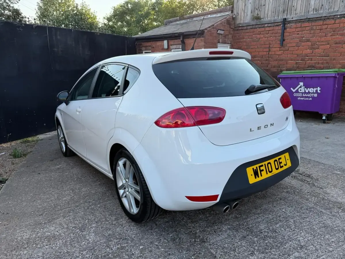 Used Seat Leon FR 2010 White Hatchback