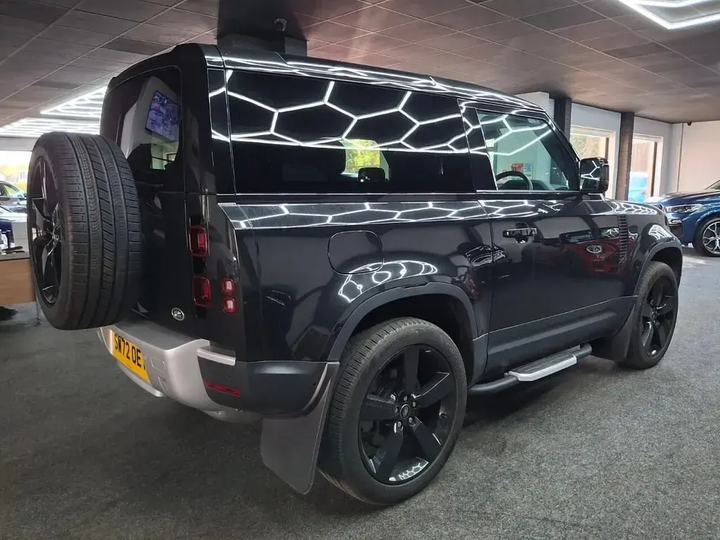 Gebraucht Land Rover Defender HSE 250 PS (183 kW) 2023 Schwarz SUV