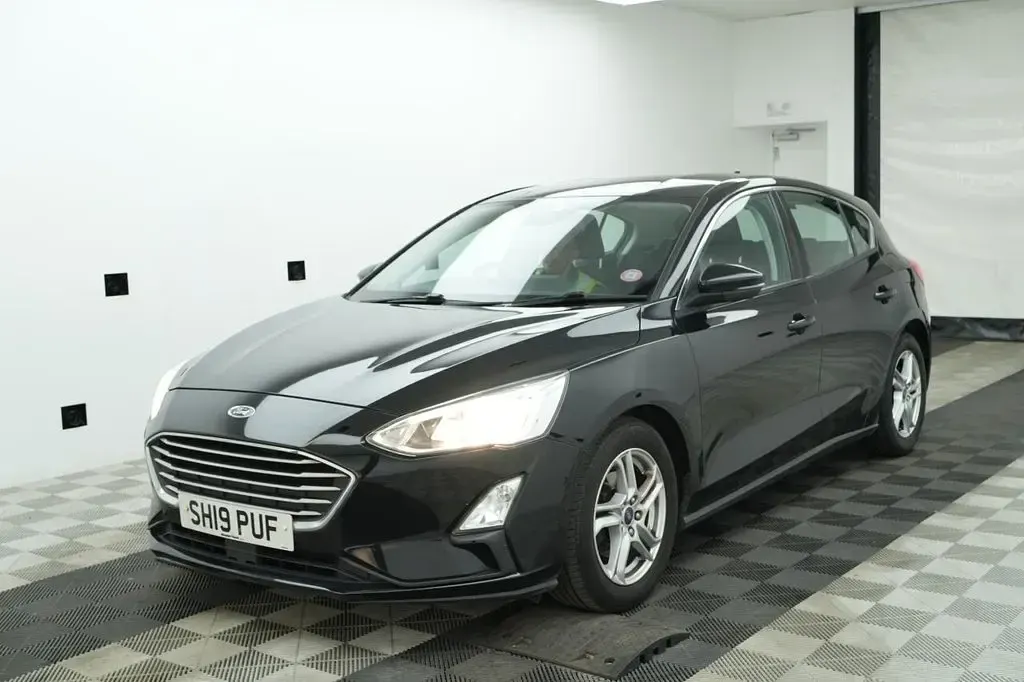 Used Ford Focus Zetec 120 HP (88 kW) 2019 Black Hatchback
