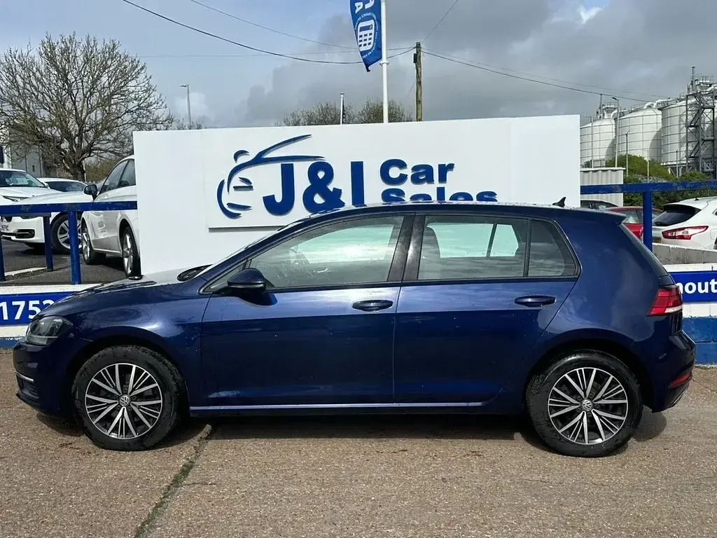 Begagnad VW Golf VII SE 115 HK (84 kW) 2017 Blå Halvkombi