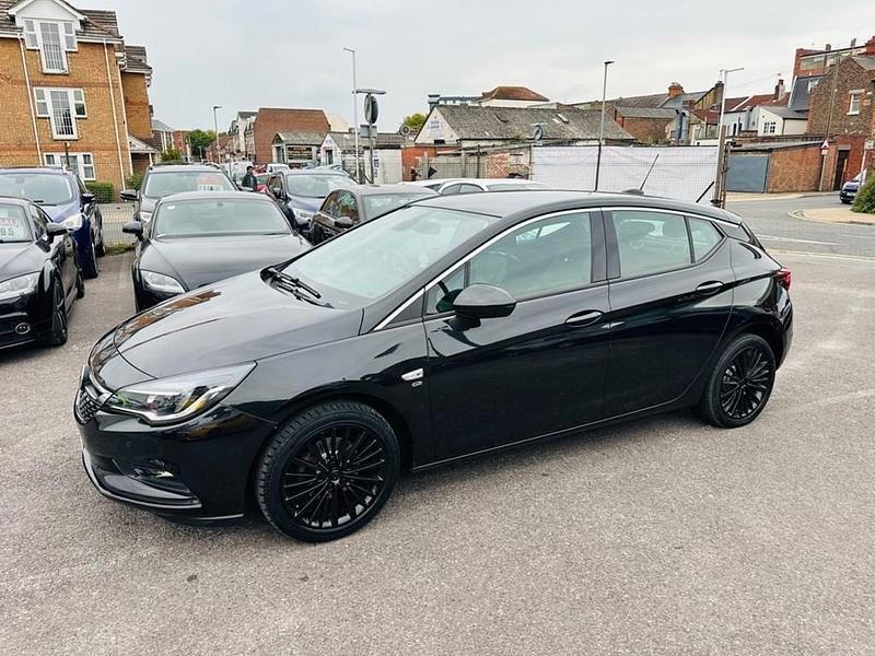 Used Vauxhall Astra Elite 150 HP (110 kW) 2016 Black Hatchback